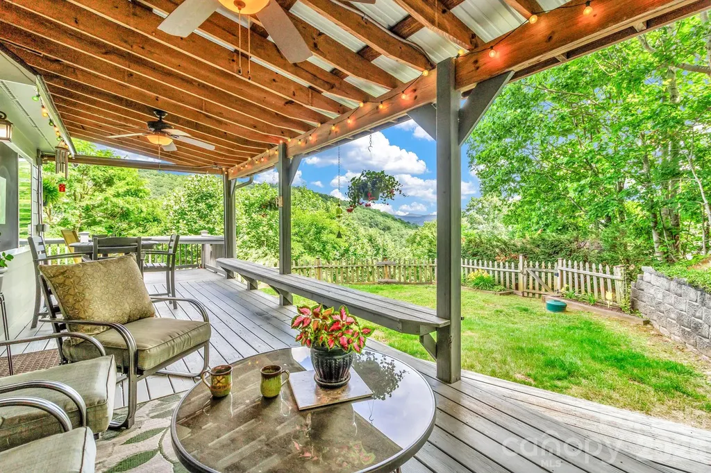 305 Majestic Mountain Drive Burnsville NC 28714