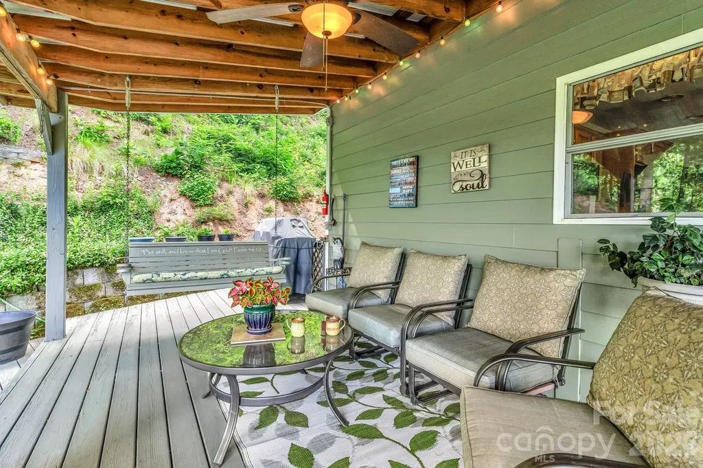 305 Majestic Mountain Drive Burnsville NC 28714