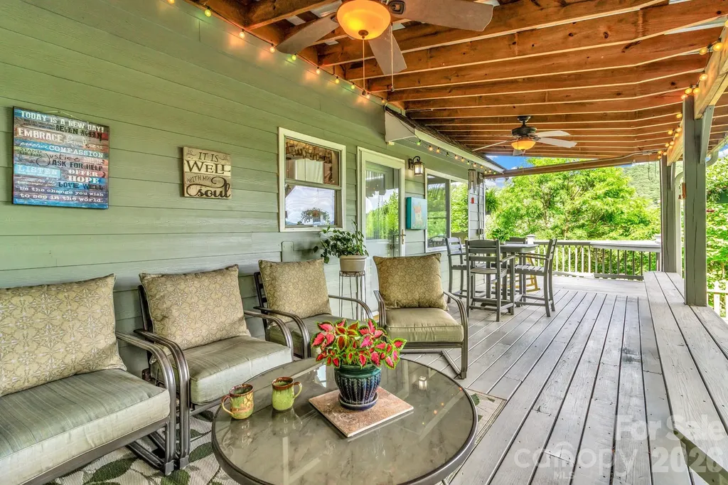 305 Majestic Mountain Drive Burnsville NC 28714