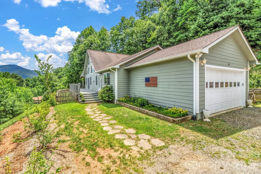 305 Majestic Mountain Drive Burnsville NC 28714