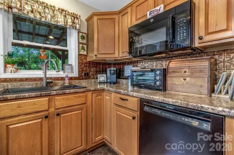 305 Majestic Mountain Drive Burnsville NC 28714