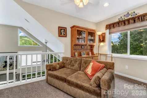 305 Majestic Mountain Drive Burnsville NC 28714