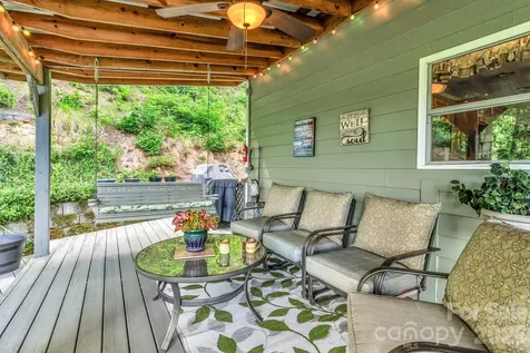 305 Majestic Mountain Drive Burnsville NC 28714