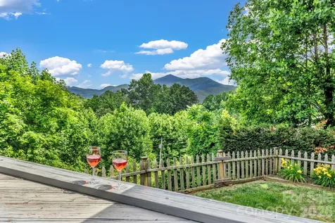 305 Majestic Mountain Drive Burnsville NC 28714