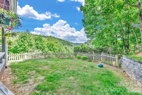 305 Majestic Mountain Drive Burnsville NC 28714