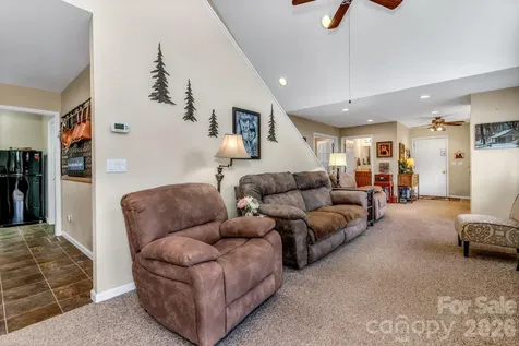 305 Majestic Mountain Drive Burnsville NC 28714
