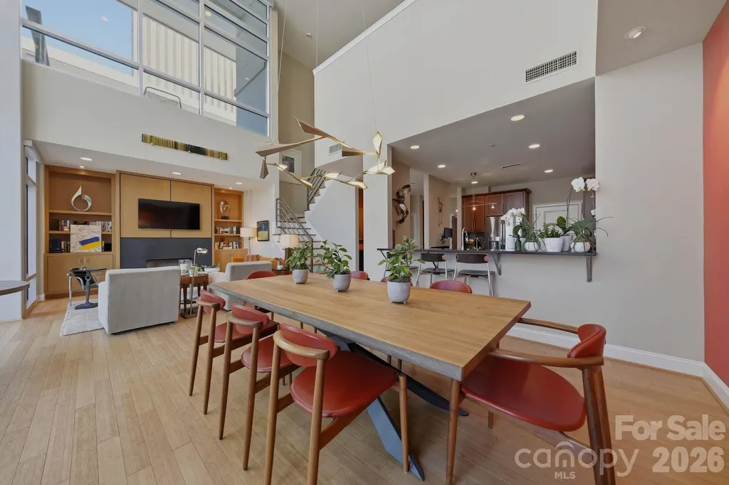 435 S Tryon Street Charlotte NC 28202