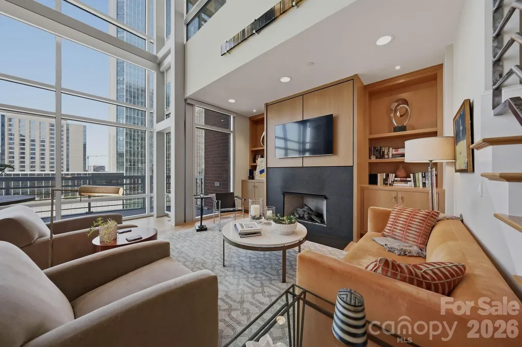 435 S Tryon Street Charlotte NC 28202