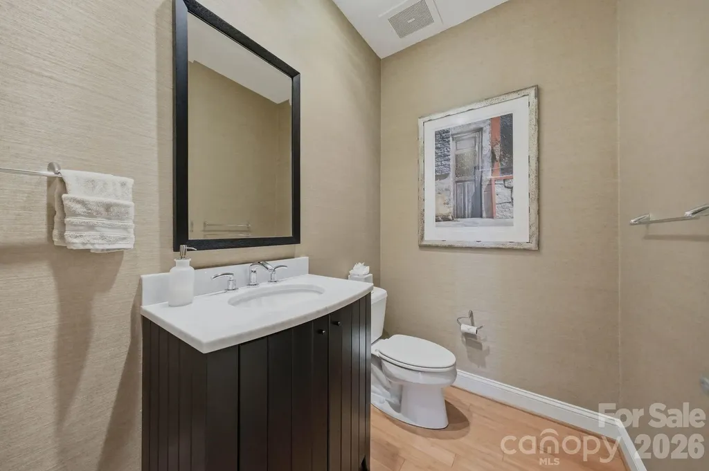 435 S Tryon Street Charlotte NC 28202