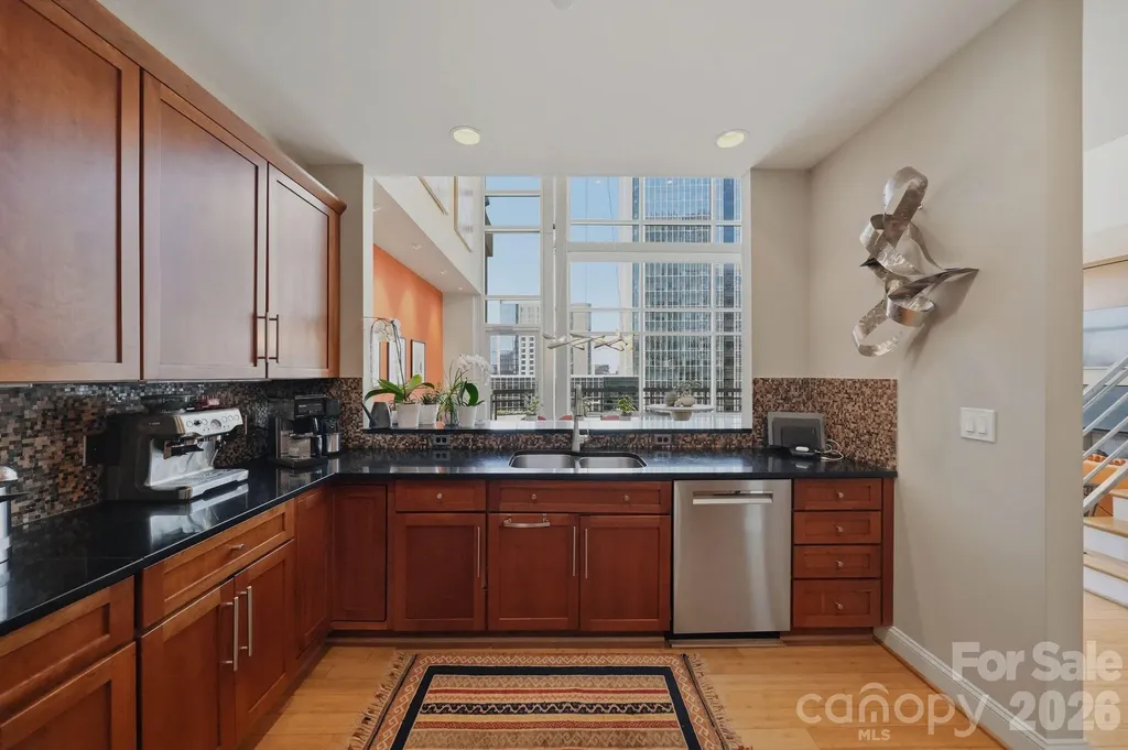 435 S Tryon Street Charlotte NC 28202