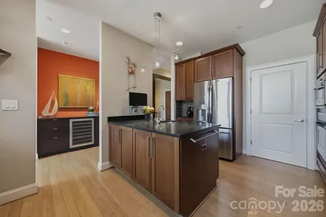 435 S Tryon Street Charlotte NC 28202