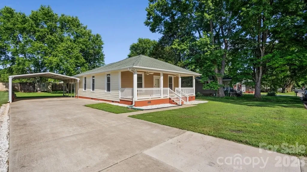 109 Globe Street Mount Holly NC 28120