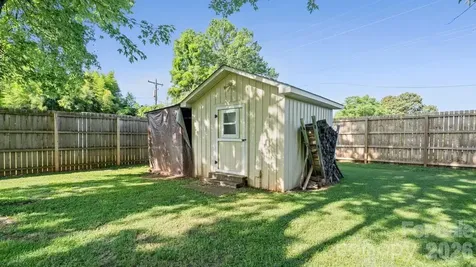 109 Globe Street Mount Holly NC 28120