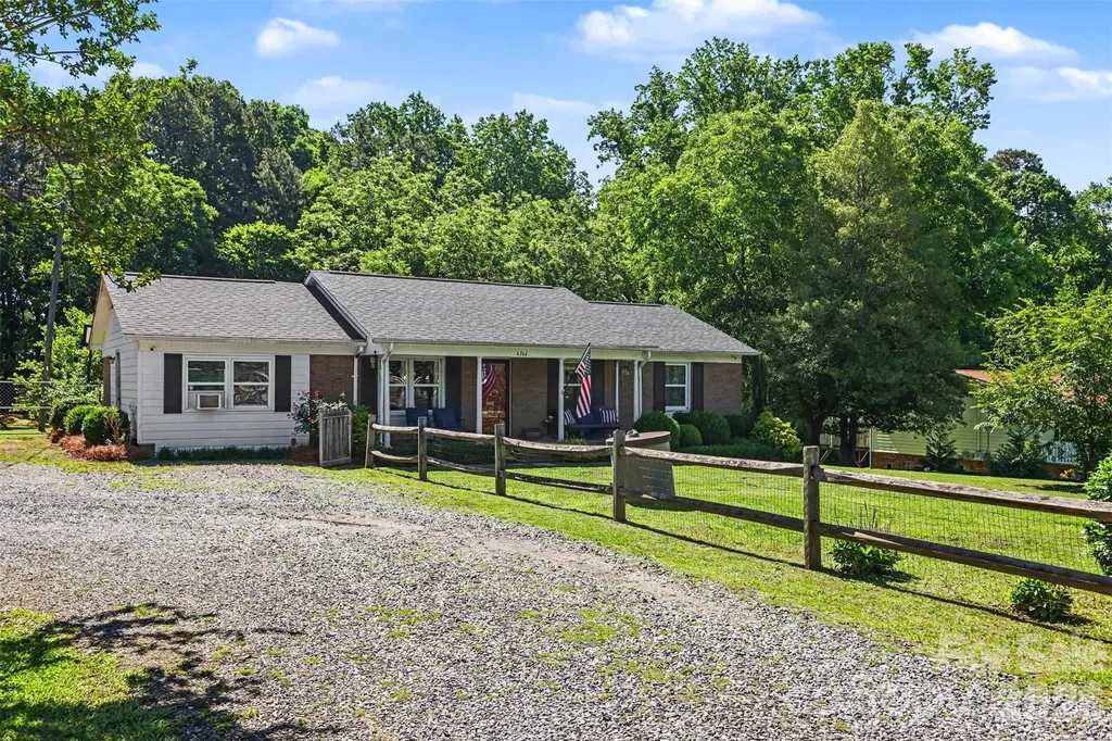 4744 Hickory Grove Road Mount Holly NC 28120