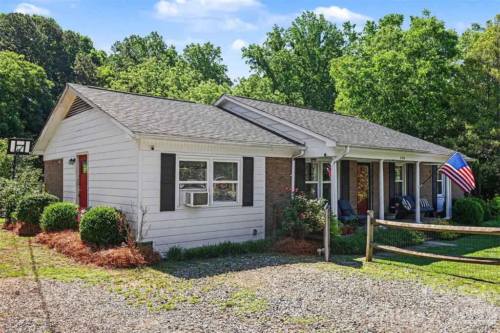 4744 Hickory Grove Road Mount Holly NC 28120