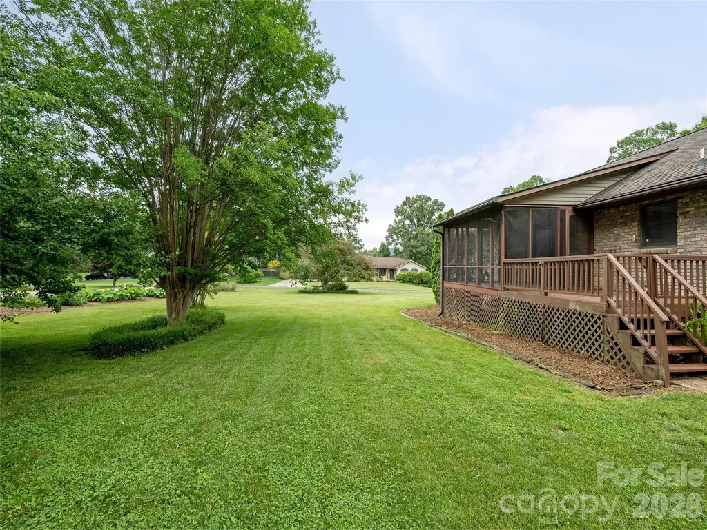 2 Bannerwood Drive Horse Shoe NC 28742
