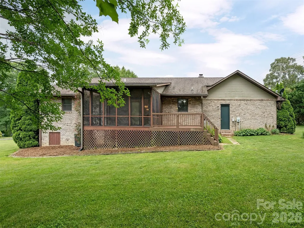 2 Bannerwood Drive Horse Shoe NC 28742