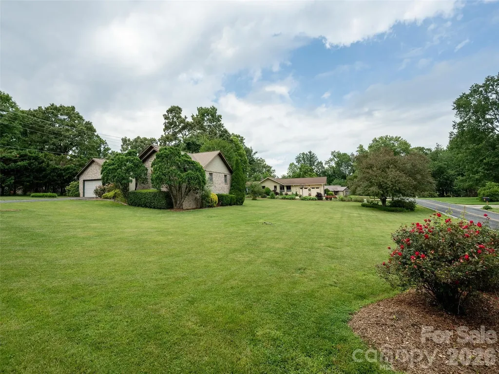 2 Bannerwood Drive Horse Shoe NC 28742