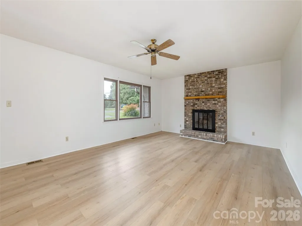 2 Bannerwood Drive Horse Shoe NC 28742