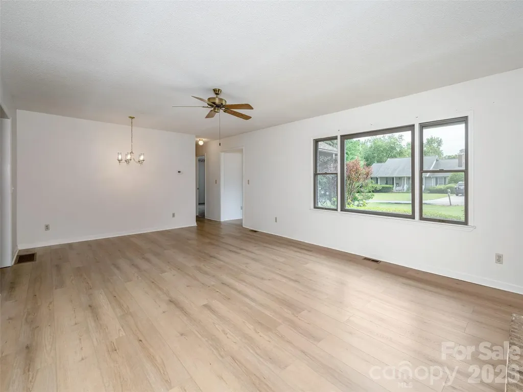 2 Bannerwood Drive Horse Shoe NC 28742