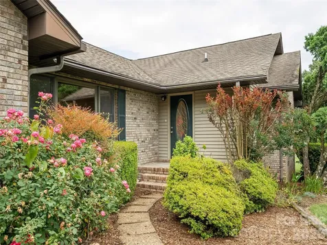 2 Bannerwood Drive Horse Shoe NC 28742