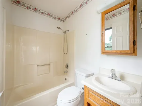 2 Bannerwood Drive Horse Shoe NC 28742