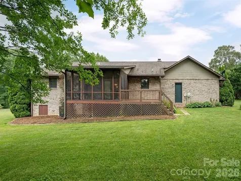2 Bannerwood Drive Horse Shoe NC 28742