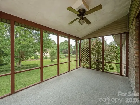 2 Bannerwood Drive Horse Shoe NC 28742