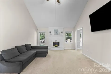 8704 Hornwood Court Charlotte NC 28215