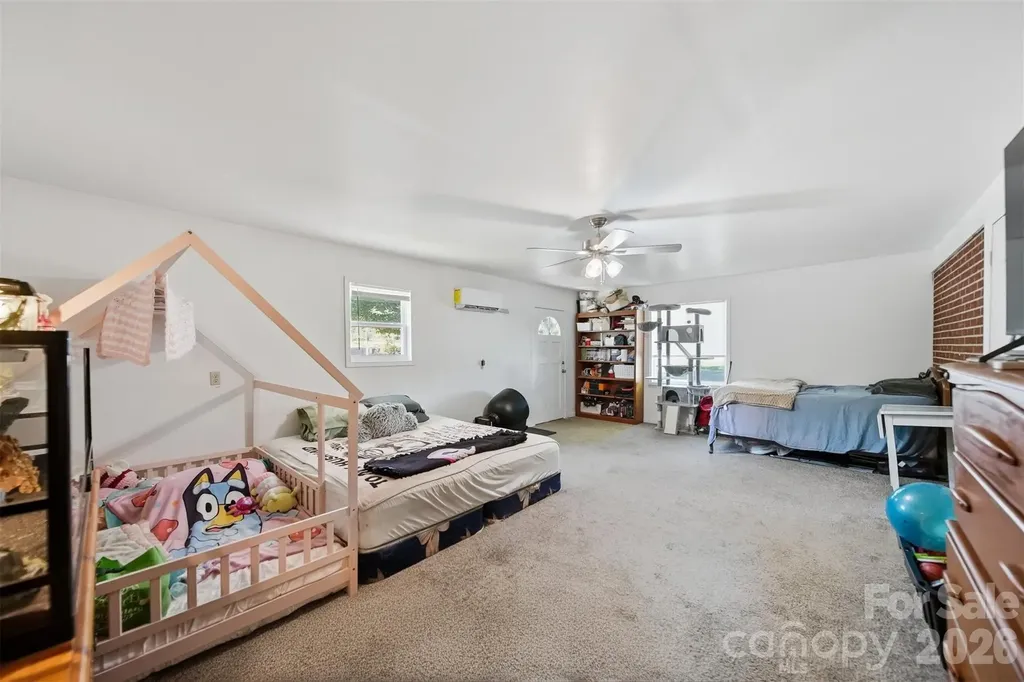 2089 Connelly Springs Road Lenoir NC 28645