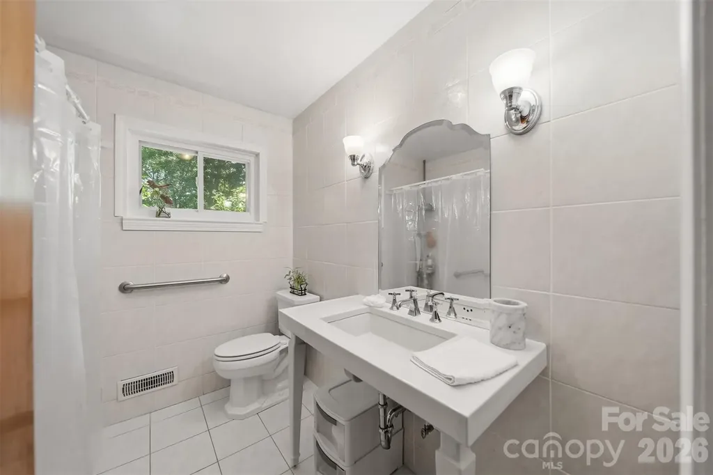 2089 Connelly Springs Road Lenoir NC 28645