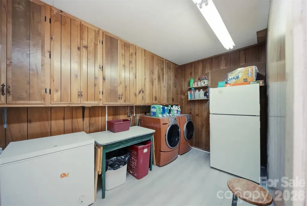 2089 Connelly Springs Road Lenoir NC 28645