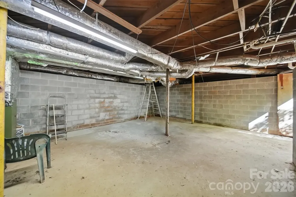 2089 Connelly Springs Road Lenoir NC 28645