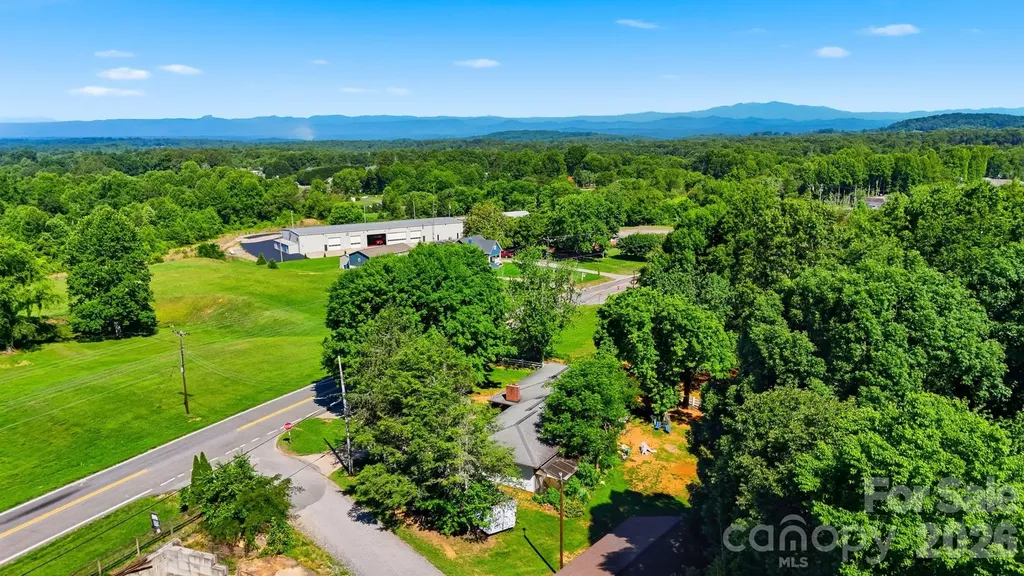 2089 Connelly Springs Road Lenoir NC 28645