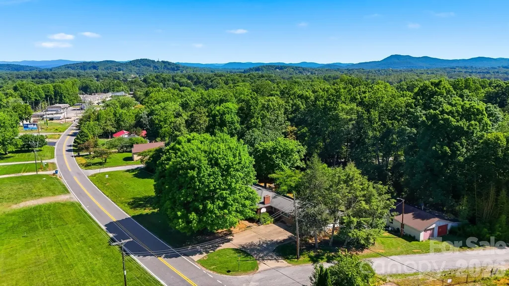 2089 Connelly Springs Road Lenoir NC 28645