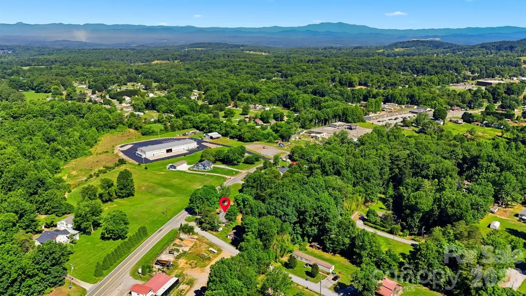 2089 Connelly Springs Road Lenoir NC 28645