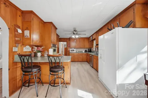 2089 Connelly Springs Road Lenoir NC 28645