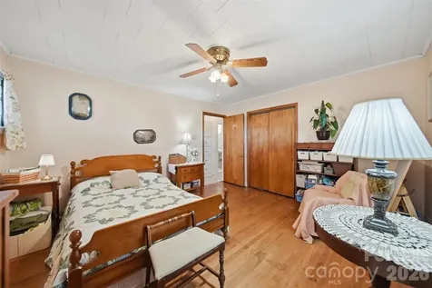 2089 Connelly Springs Road Lenoir NC 28645