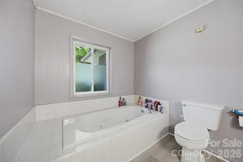 2089 Connelly Springs Road Lenoir NC 28645