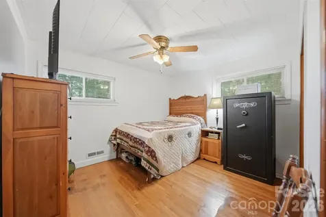 2089 Connelly Springs Road Lenoir NC 28645