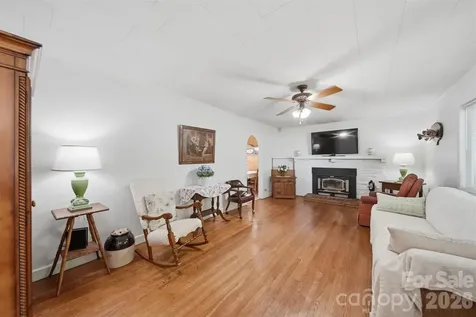 2089 Connelly Springs Road Lenoir NC 28645