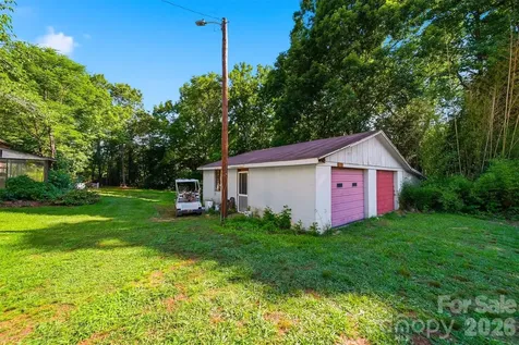 2089 Connelly Springs Road Lenoir NC 28645