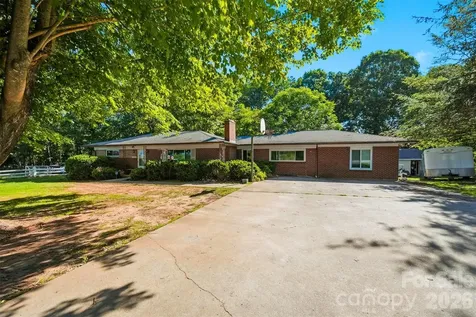 2089 Connelly Springs Road Lenoir NC 28645
