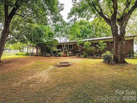 2089 Connelly Springs Road Lenoir NC 28645