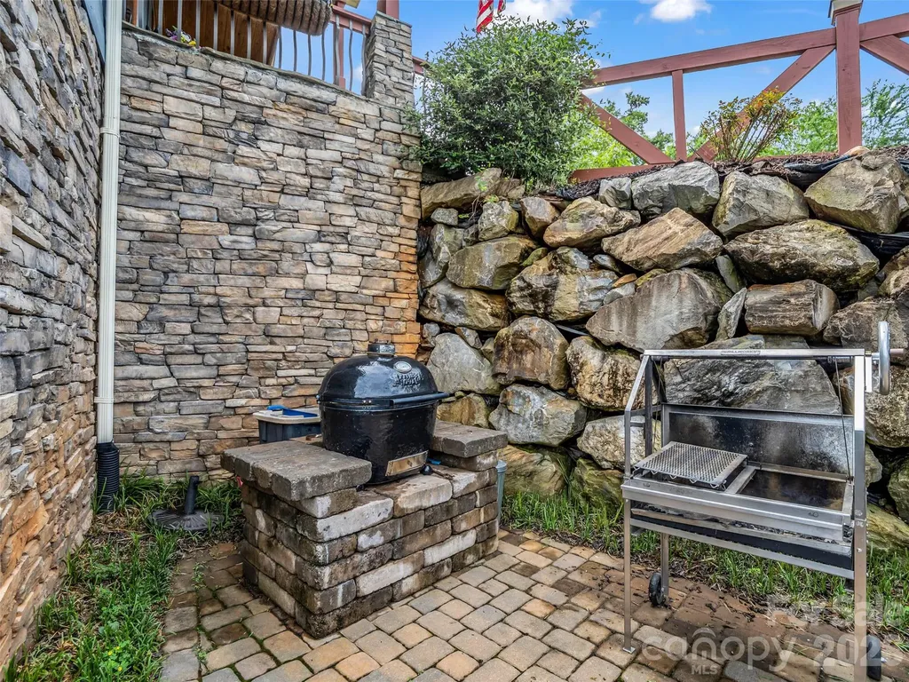 334 Willow Top Lane Lake Lure NC 28746