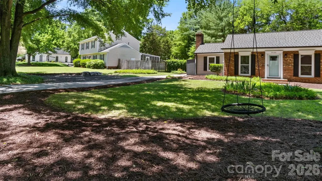 9126 Essen Lane Charlotte NC 28210