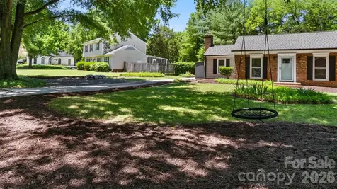 9126 Essen Lane Charlotte NC 28210