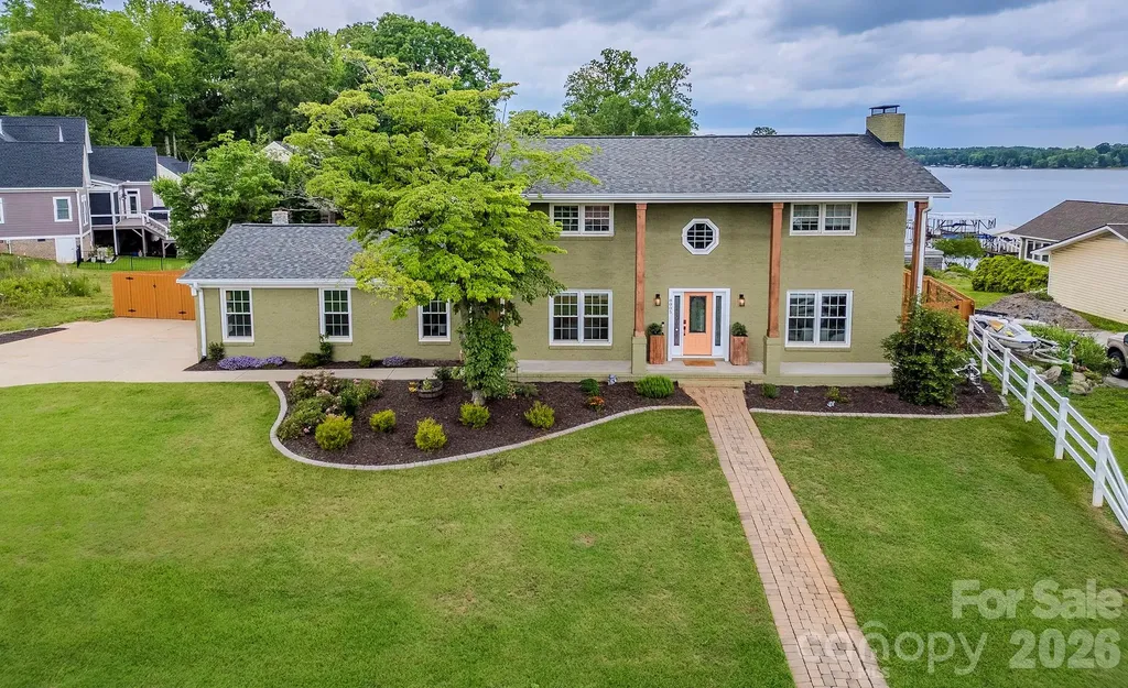 8005 Island View Court Denver NC 28037