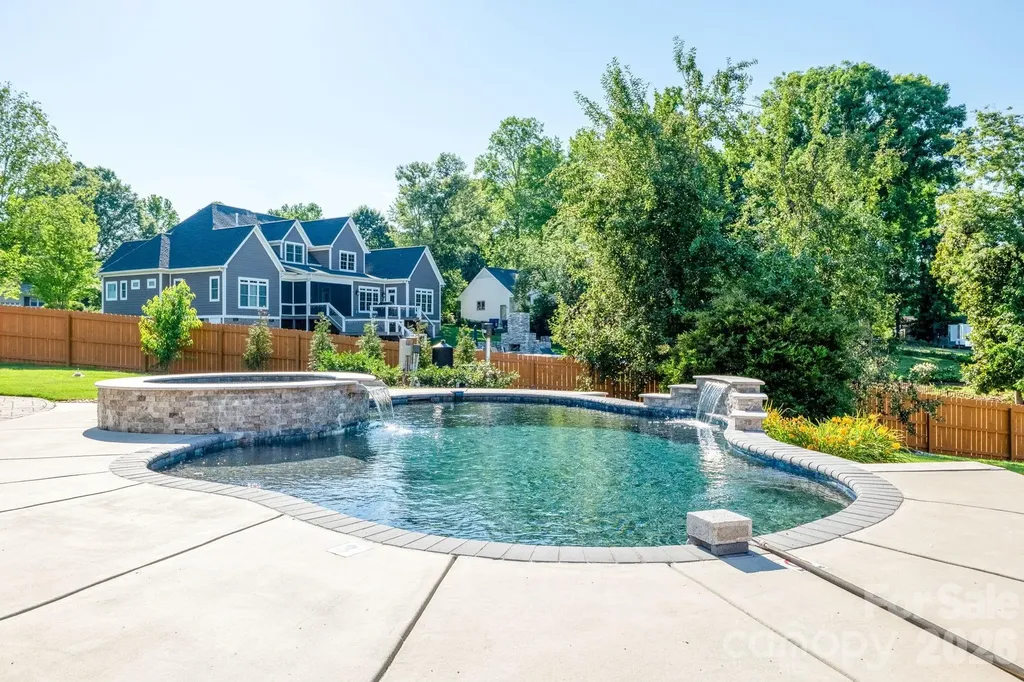 8005 Island View Court Denver NC 28037