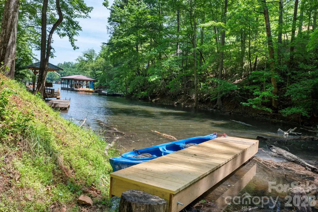 378 Dobson View Drive Nebo NC 28761